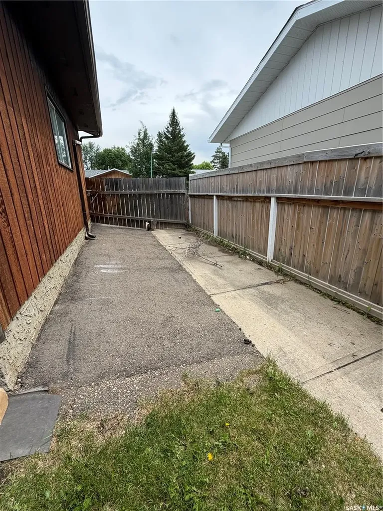 1801 Centennial Crescent North Battleford SK S9A 3J2