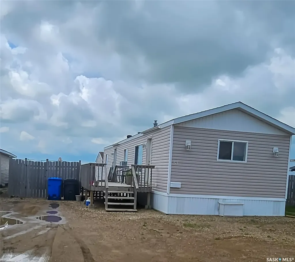106 1st Avenue SW Weyburn SK S4H 2J1