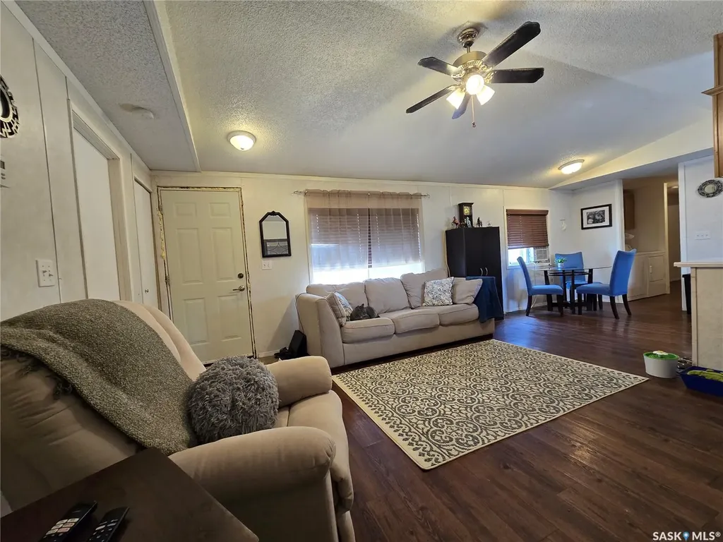 106 1st Avenue SW Weyburn SK S4H 2J1