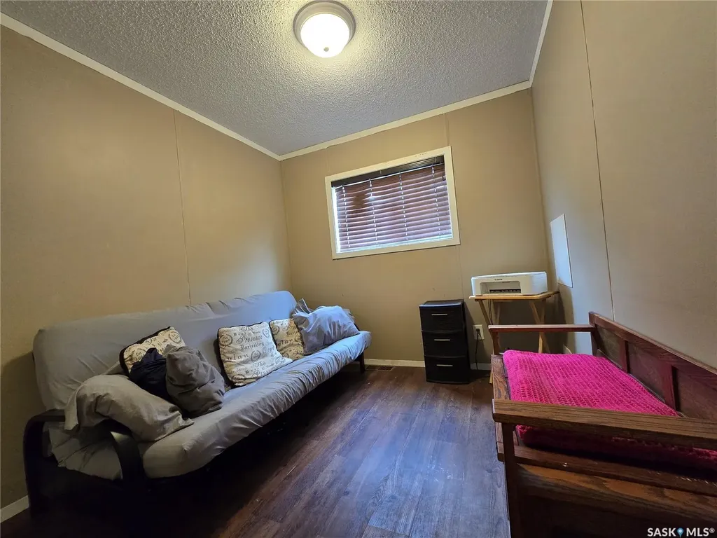 106 1st Avenue SW Weyburn SK S4H 2J1