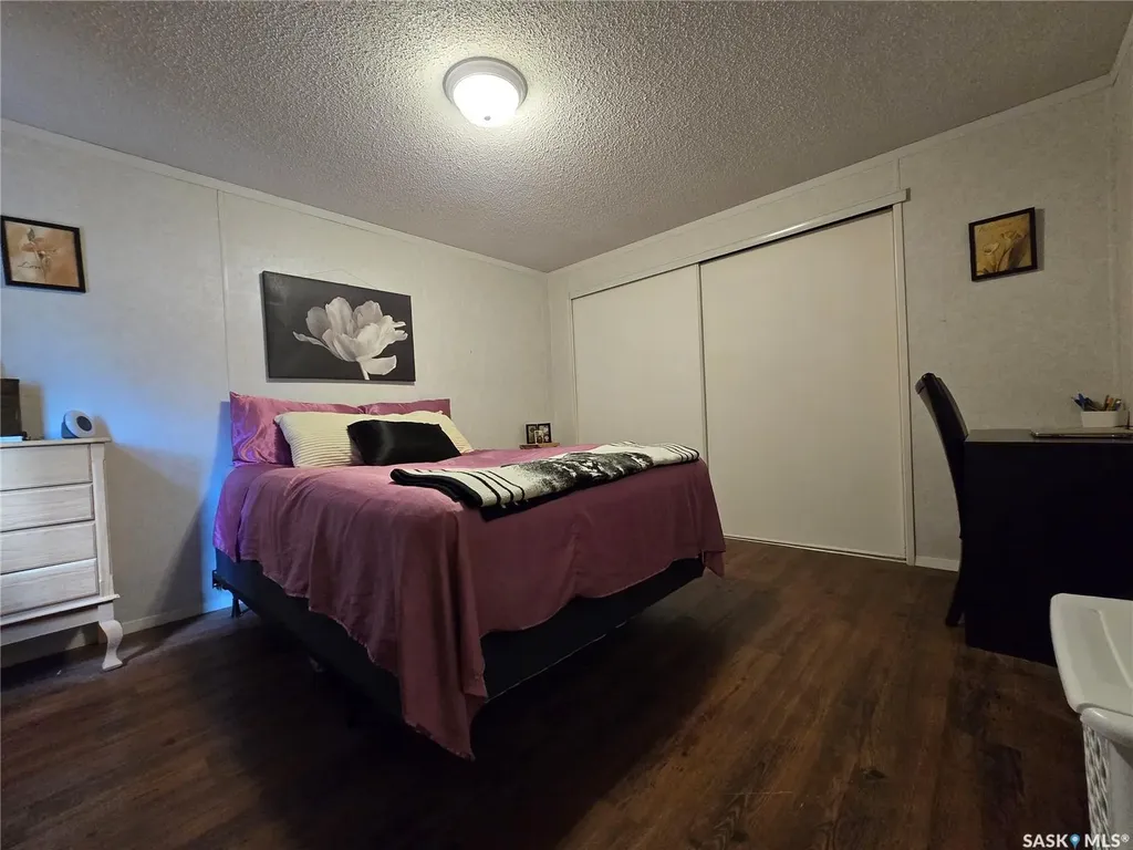 106 1st Avenue SW Weyburn SK S4H 2J1