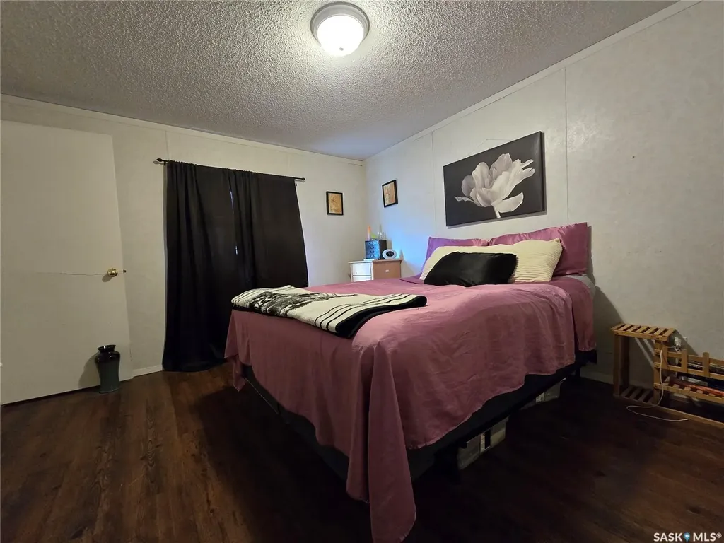 106 1st Avenue SW Weyburn SK S4H 2J1