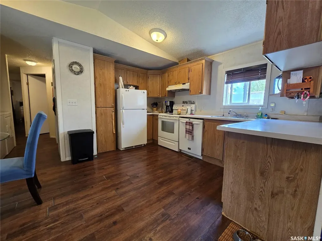 106 1st Avenue SW Weyburn SK S4H 2J1