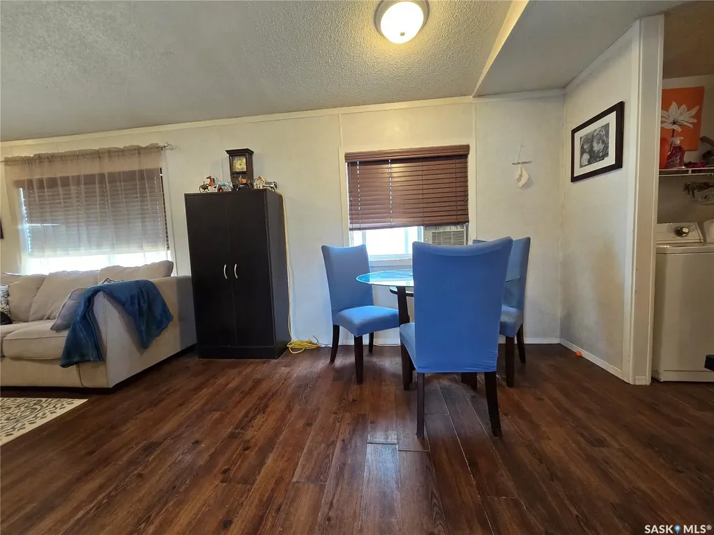 106 1st Avenue SW Weyburn SK S4H 2J1