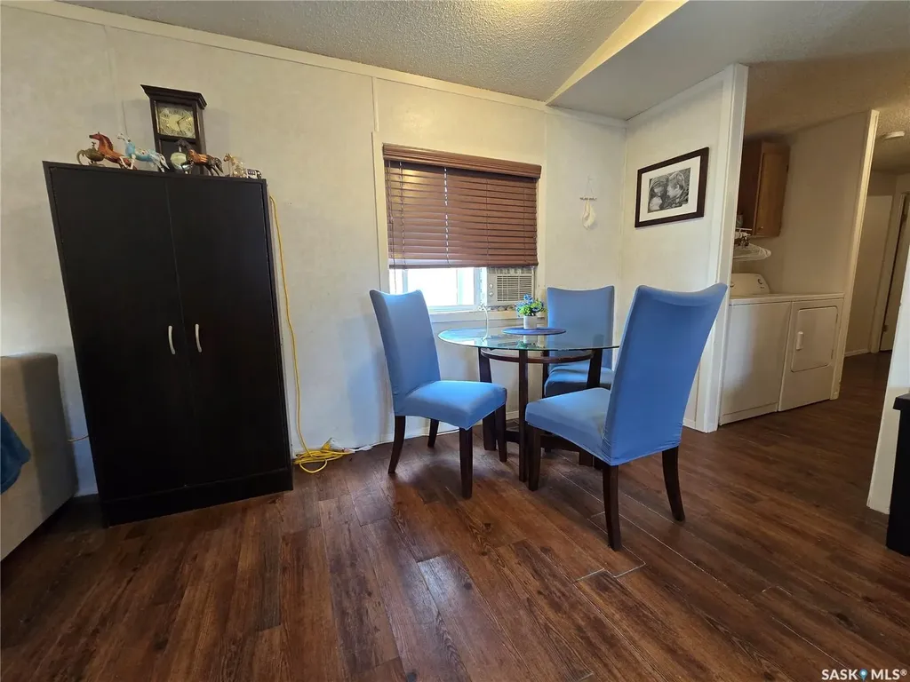 106 1st Avenue SW Weyburn SK S4H 2J1