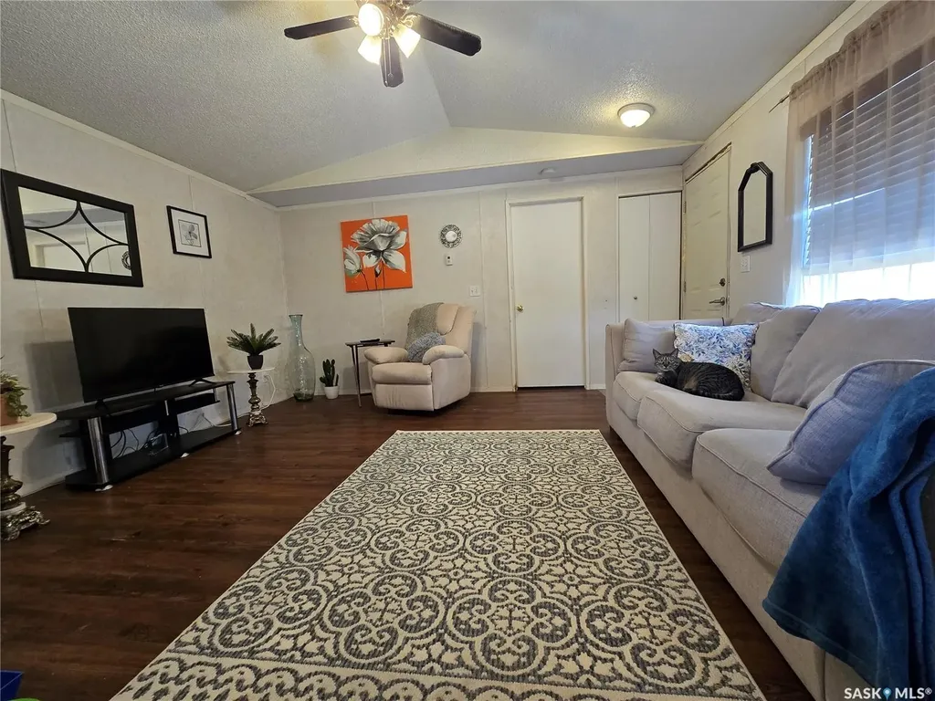 106 1st Avenue SW Weyburn SK S4H 2J1