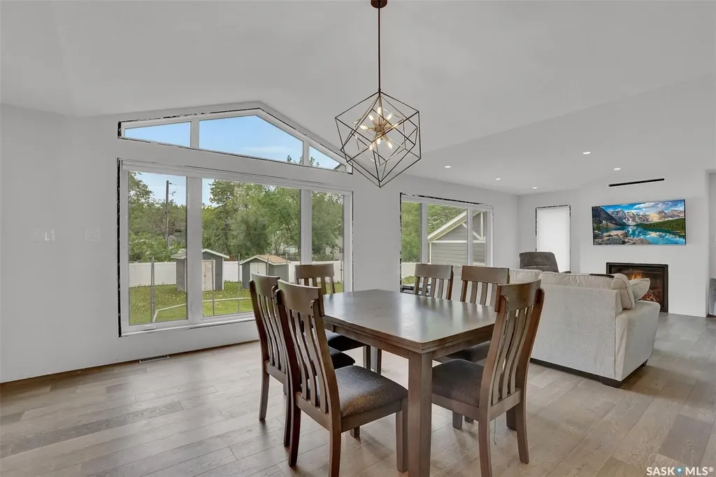 67 Cowburn Crescent Regina SK S4S 5R8