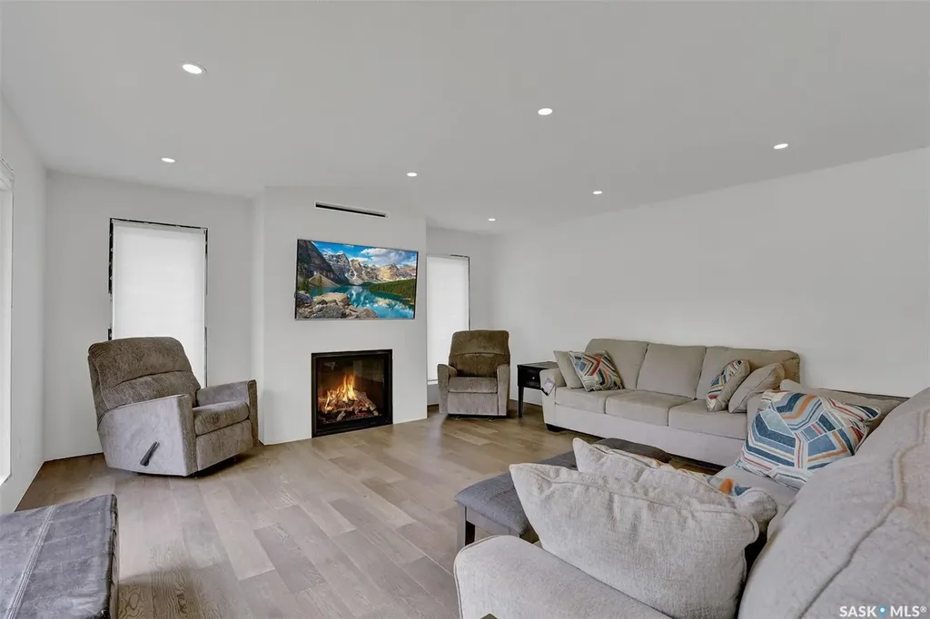 67 Cowburn Crescent Regina SK S4S 5R8