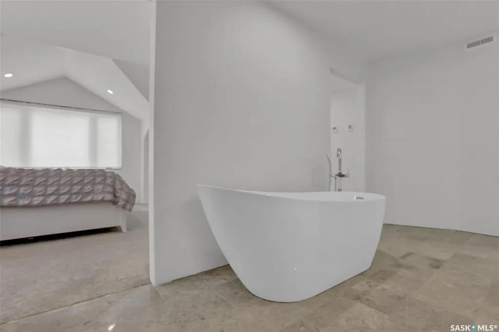 67 Cowburn Crescent Regina SK S4S 5R8