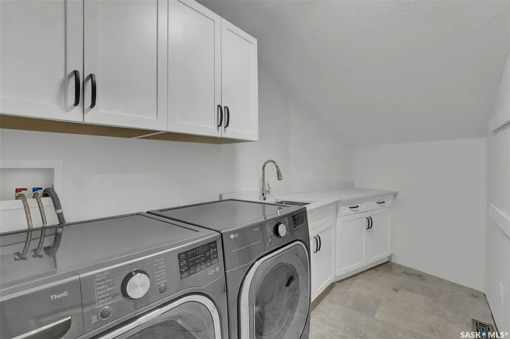 67 Cowburn Crescent Regina SK S4S 5R8