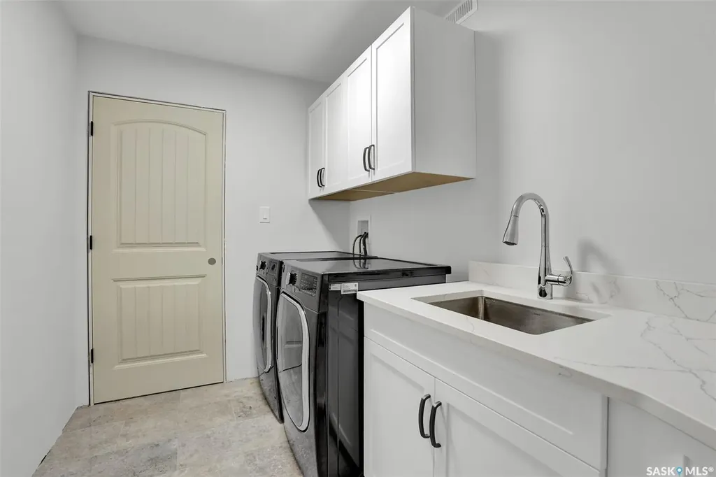 67 Cowburn Crescent Regina SK S4S 5R8