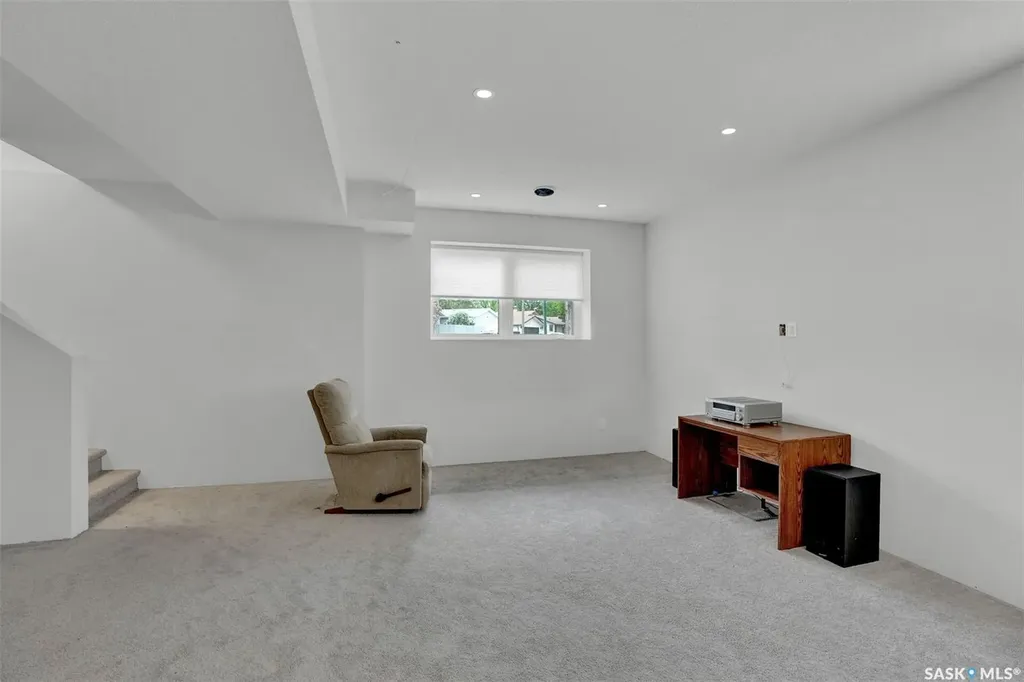 67 Cowburn Crescent Regina SK S4S 5R8