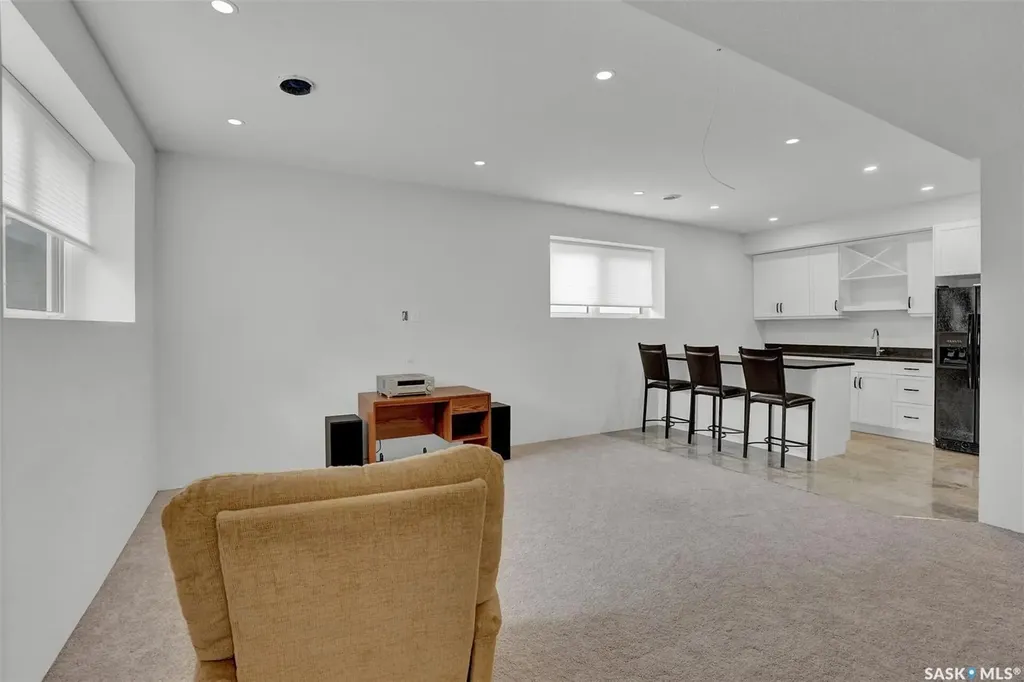 67 Cowburn Crescent Regina SK S4S 5R8