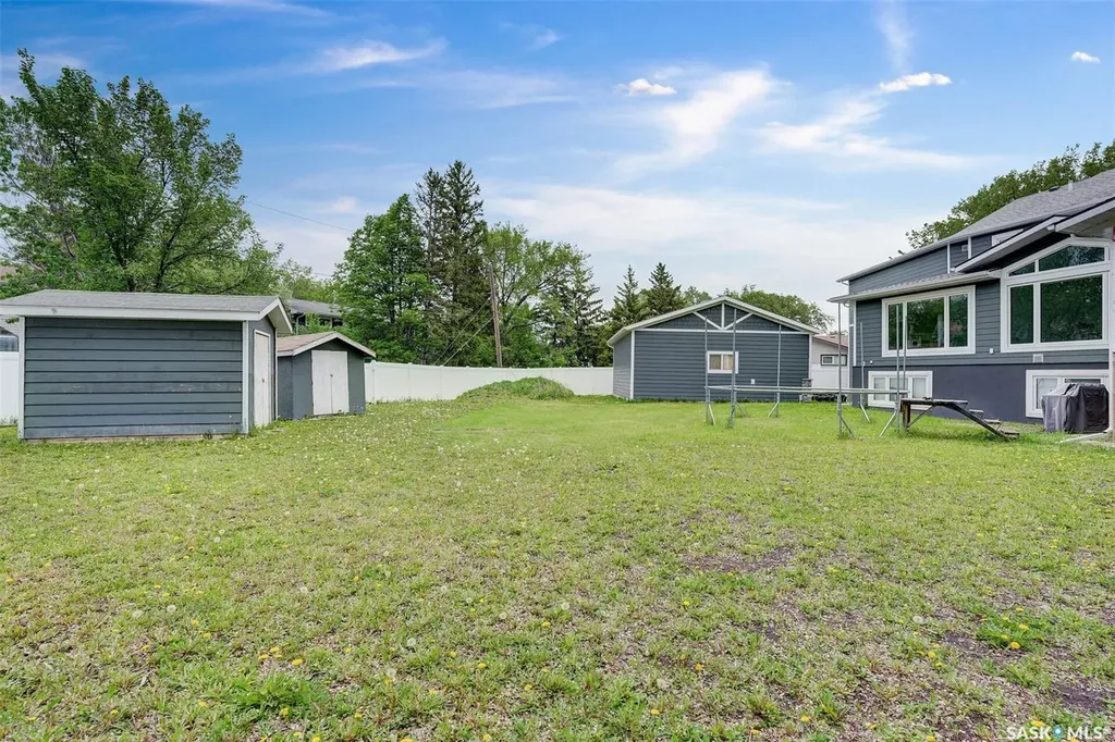 67 Cowburn Crescent Regina SK S4S 5R8