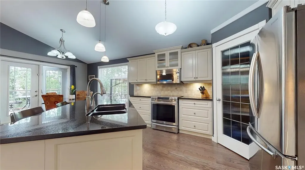 1347 Hleck Place N Regina SK S4X 4R2