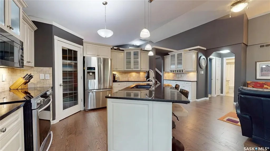 1347 Hleck Place N Regina SK S4X 4R2