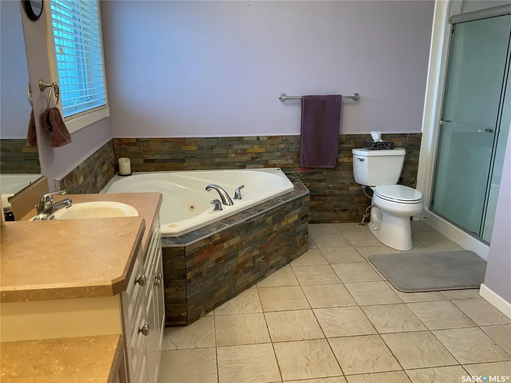 1347 Hleck Place N Regina SK S4X 4R2