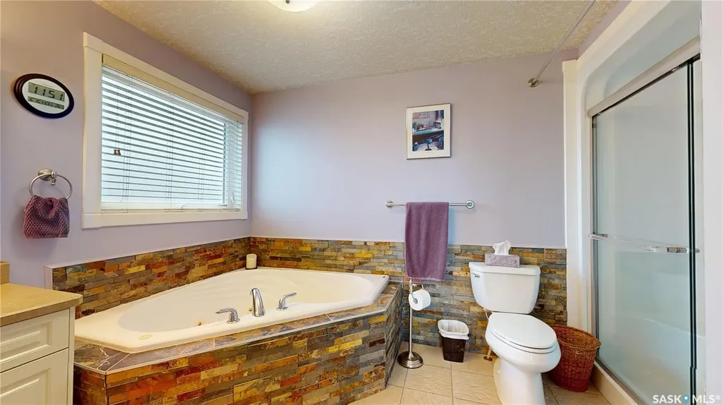 1347 Hleck Place N Regina SK S4X 4R2