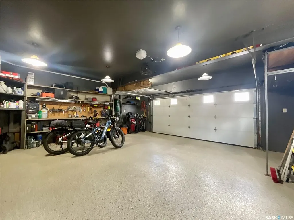 1347 Hleck Place N Regina SK S4X 4R2