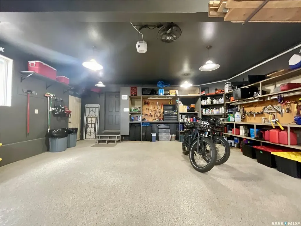 1347 Hleck Place N Regina SK S4X 4R2