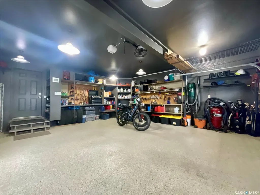 1347 Hleck Place N Regina SK S4X 4R2