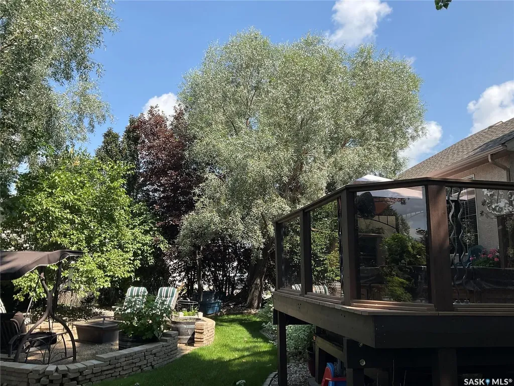 1347 Hleck Place N Regina SK S4X 4R2