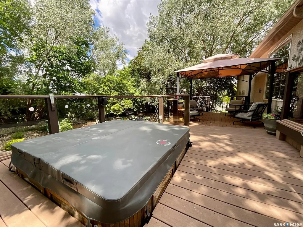 1347 Hleck Place N Regina SK S4X 4R2