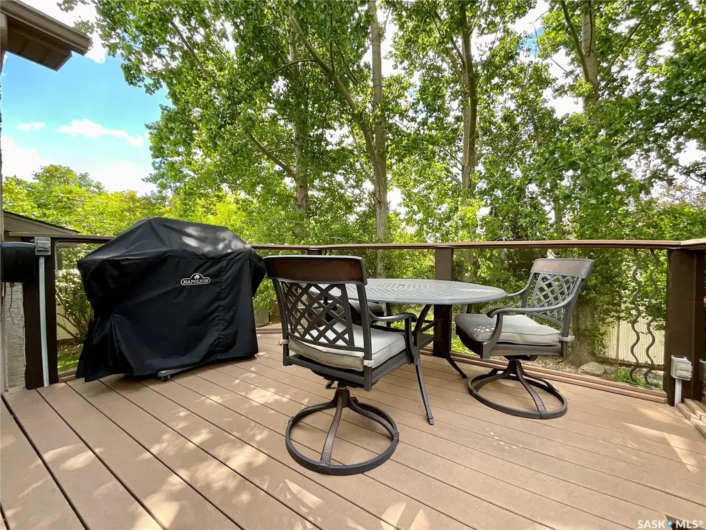 1347 Hleck Place N Regina SK S4X 4R2