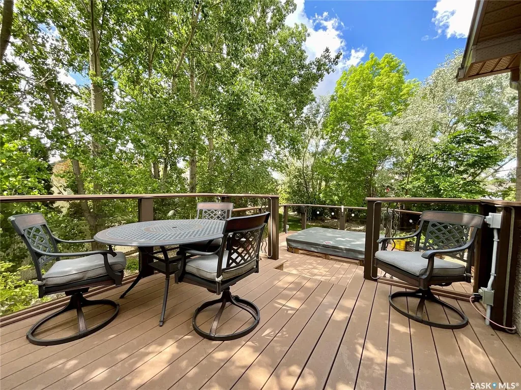 1347 Hleck Place N Regina SK S4X 4R2