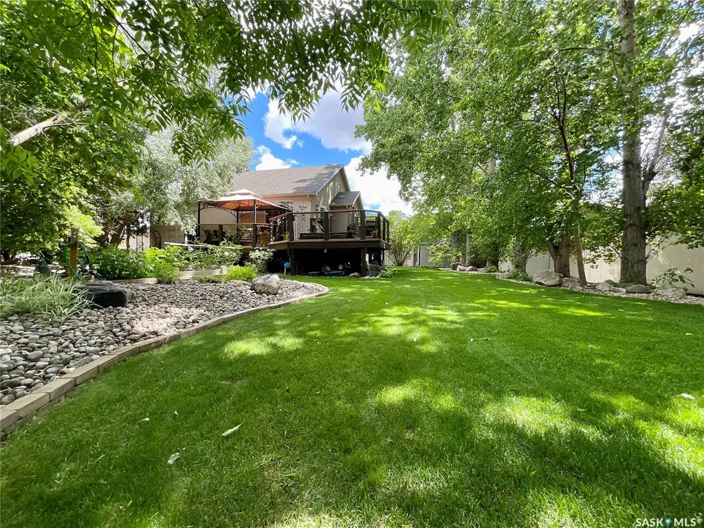 1347 Hleck Place N Regina SK S4X 4R2