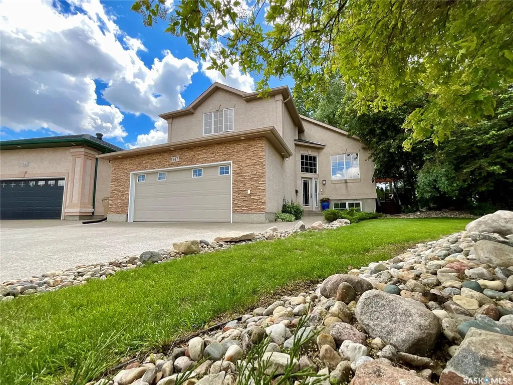 1347 Hleck Place N Regina SK S4X 4R2