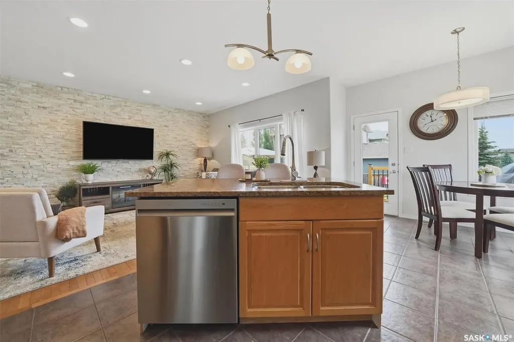 1358 Denham Crescent Saskatoon SK S7R 0B1