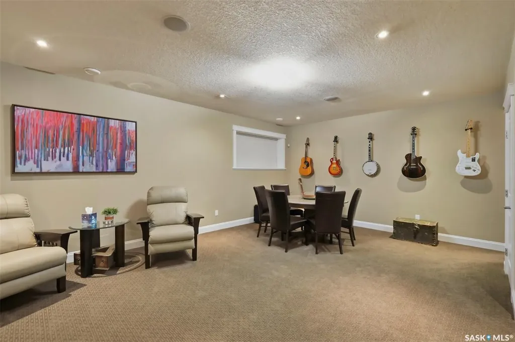 431 Paton Place Saskatoon SK S7W 0B8