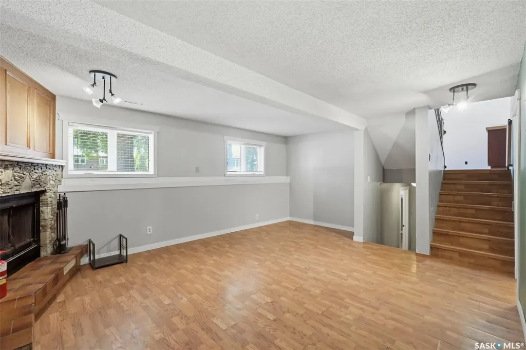 483 Wakabayashi Crescent Saskatoon SK S7K 7M6