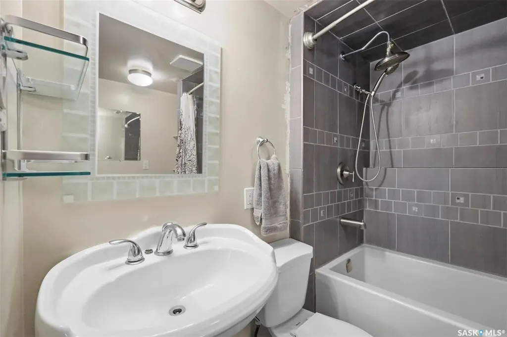 483 Wakabayashi Crescent Saskatoon SK S7K 7M6