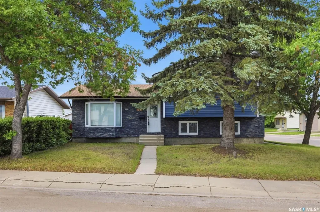 483 Wakabayashi Crescent Saskatoon SK S7K 7M6