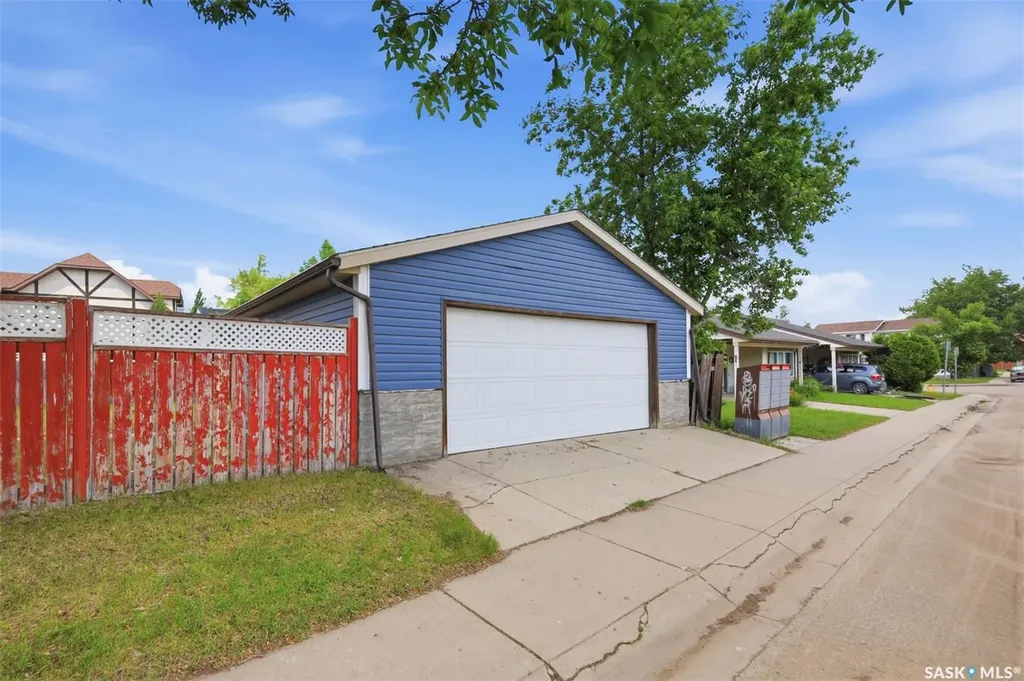 483 Wakabayashi Crescent Saskatoon SK S7K 7M6