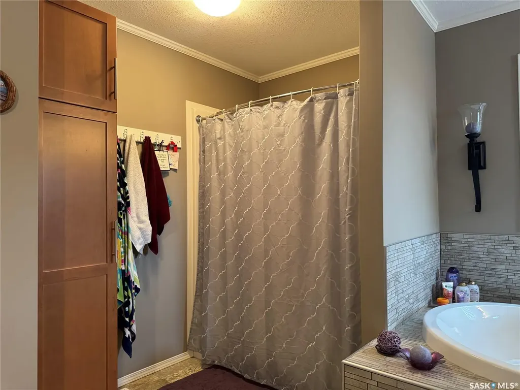 11 Isabella Place Fishing Lake SK S0A 1A0
