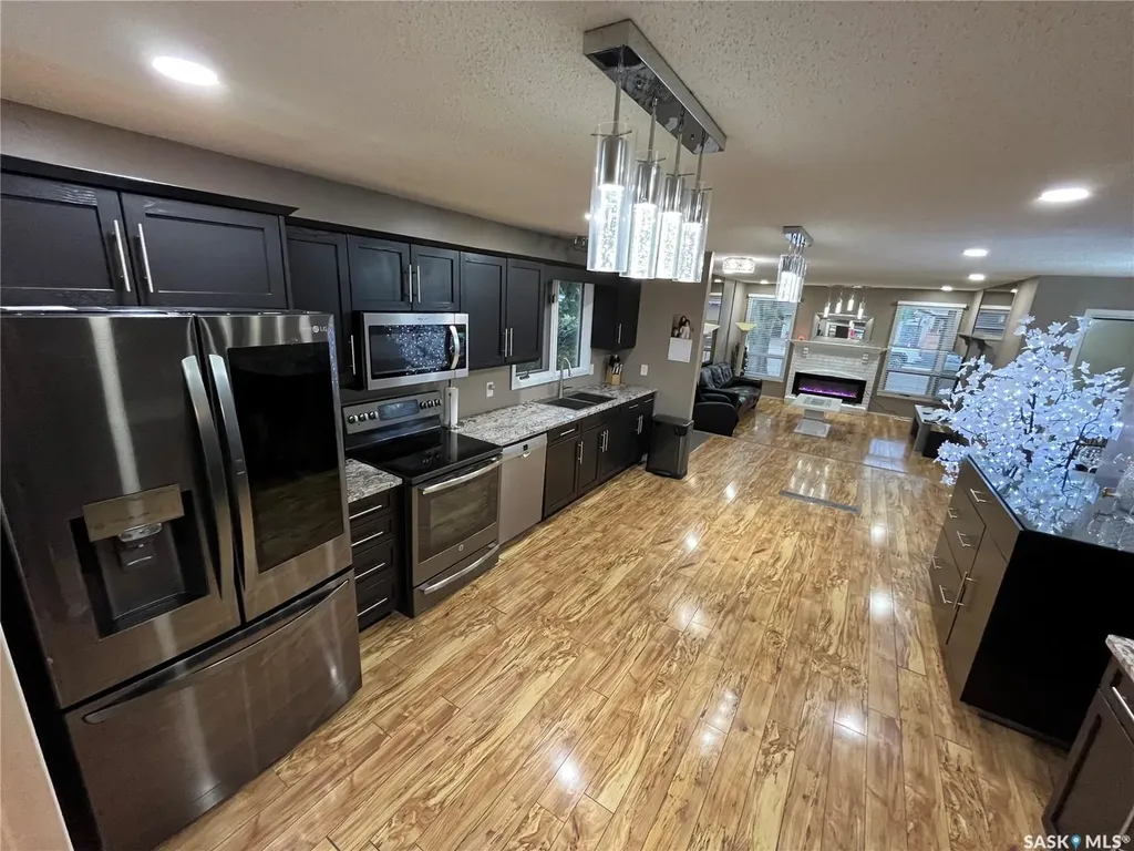 374 Rodenbush Drive Regina SK S4R 7L5