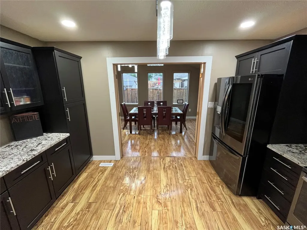 374 Rodenbush Drive Regina SK S4R 7L5