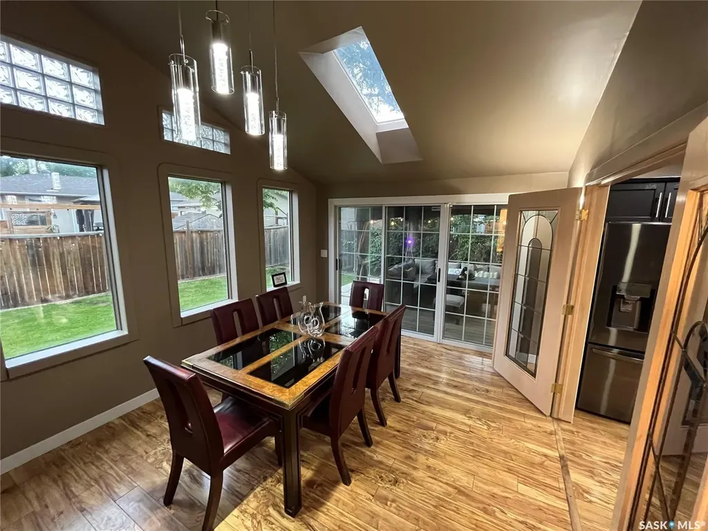 374 Rodenbush Drive Regina SK S4R 7L5