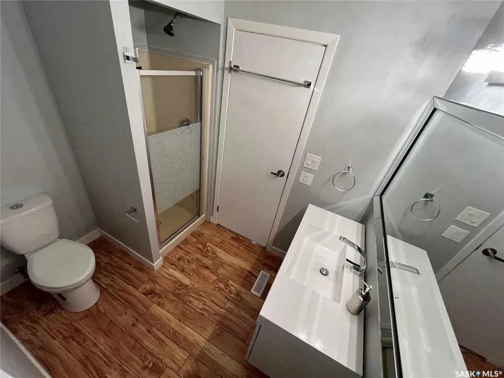 374 Rodenbush Drive Regina SK S4R 7L5