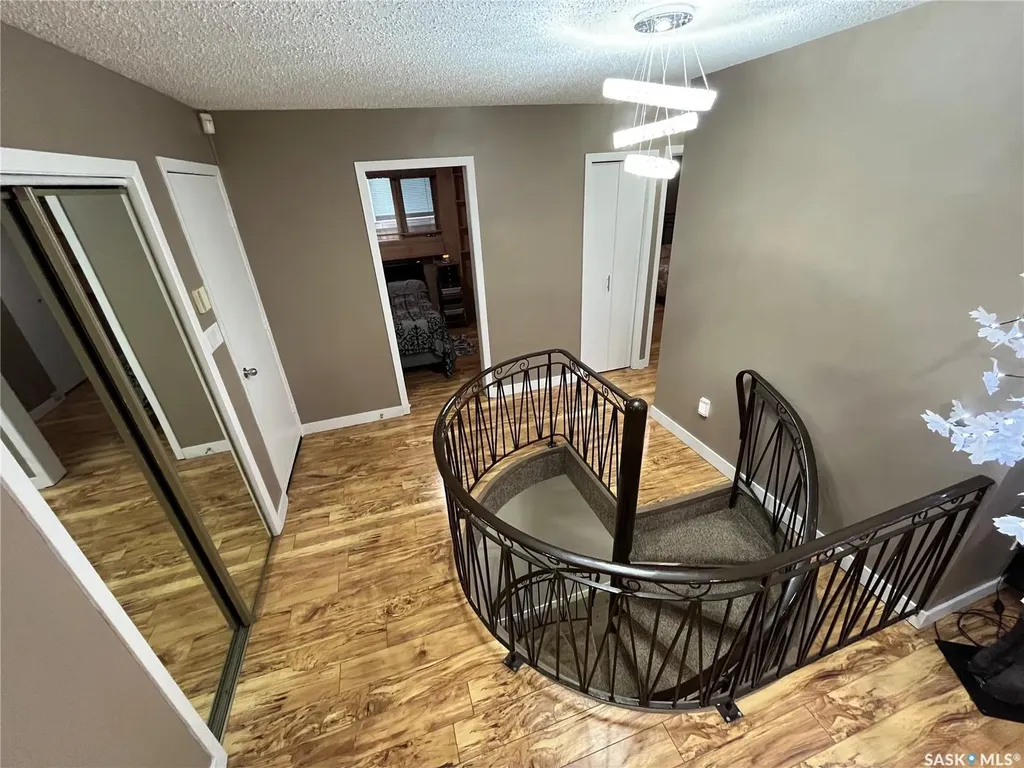 374 Rodenbush Drive Regina SK S4R 7L5