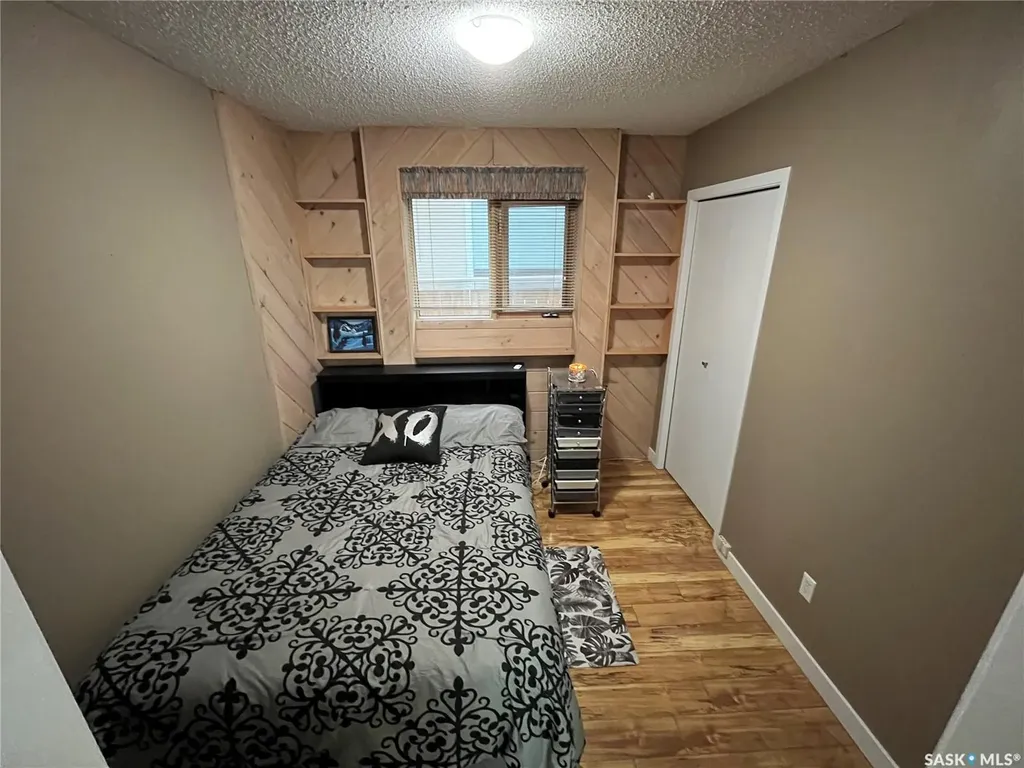 374 Rodenbush Drive Regina SK S4R 7L5