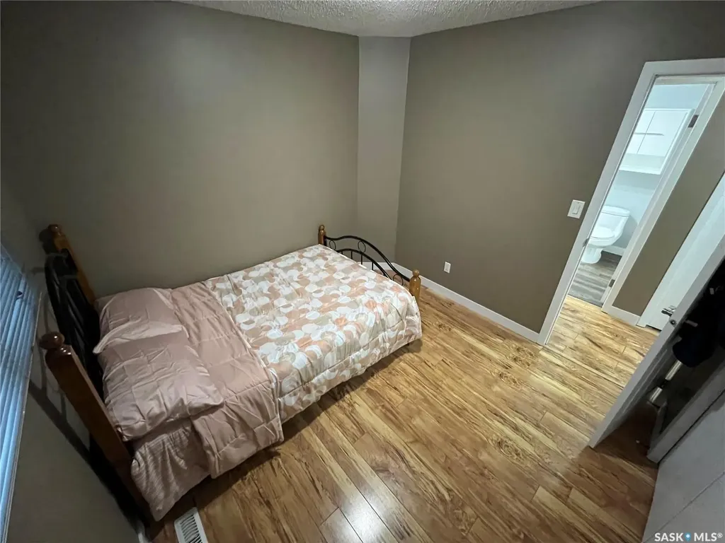 374 Rodenbush Drive Regina SK S4R 7L5