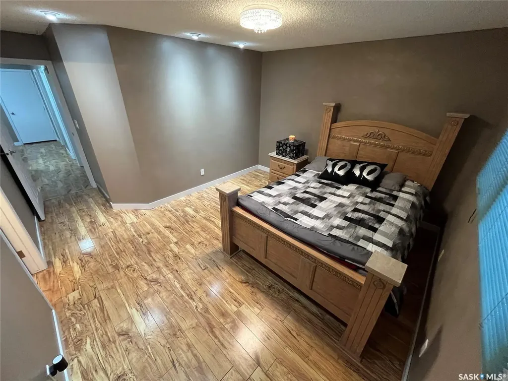 374 Rodenbush Drive Regina SK S4R 7L5