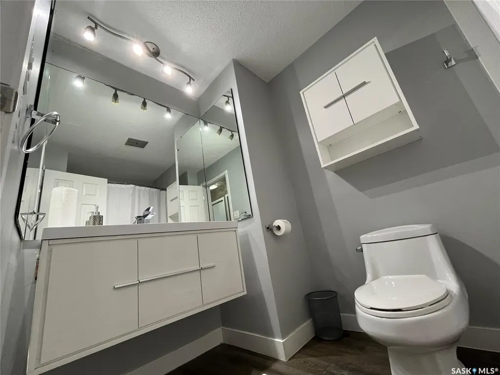 374 Rodenbush Drive Regina SK S4R 7L5