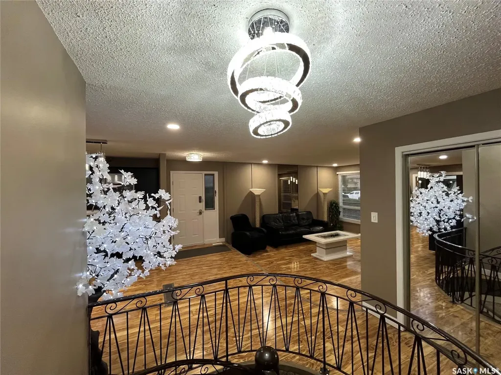 374 Rodenbush Drive Regina SK S4R 7L5