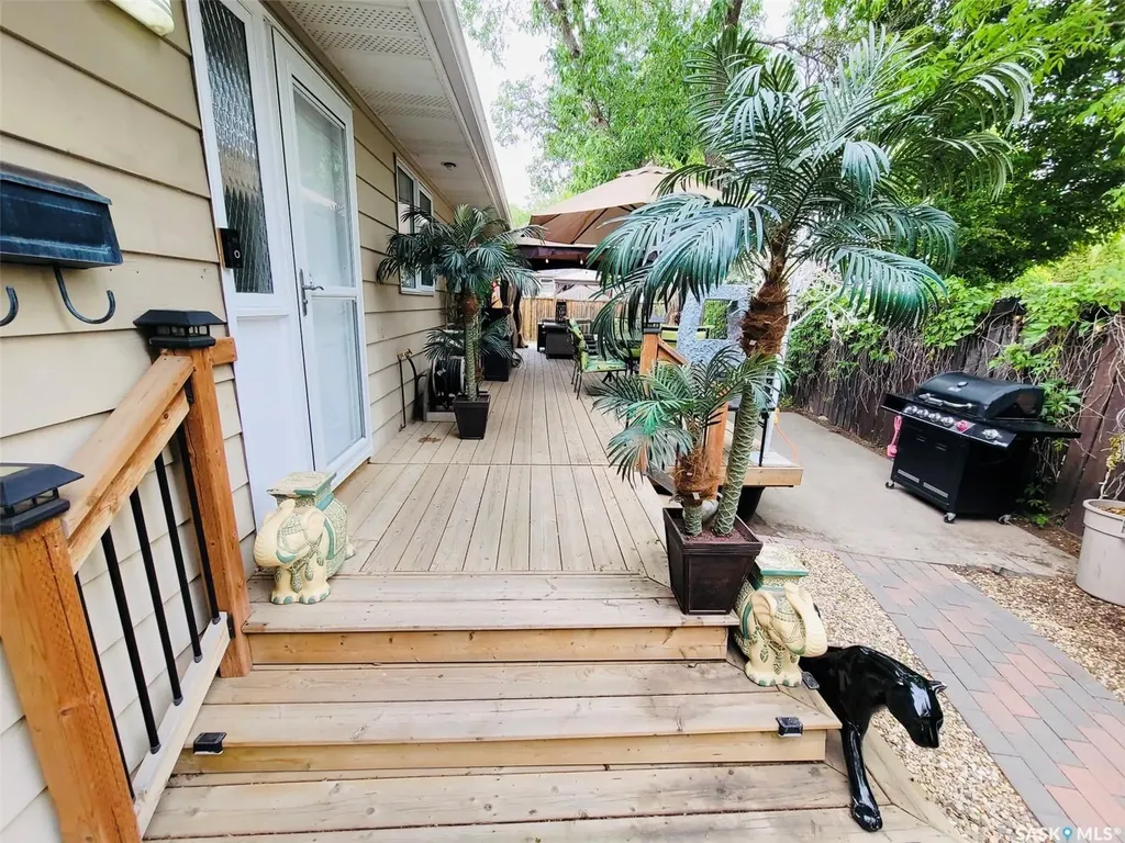 374 Rodenbush Drive Regina SK S4R 7L5