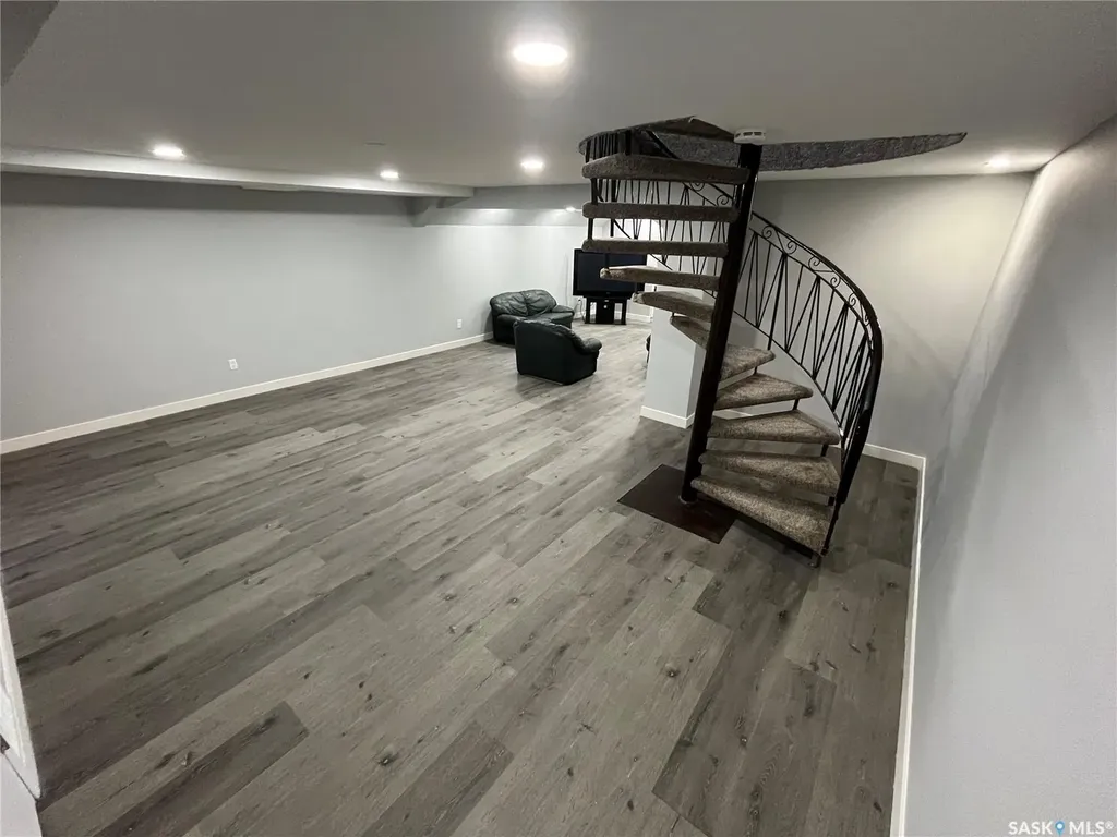 374 Rodenbush Drive Regina SK S4R 7L5